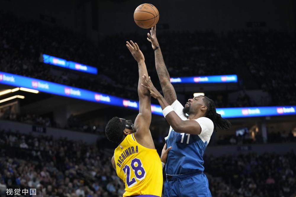 记者手记：中国足球，永不独行.